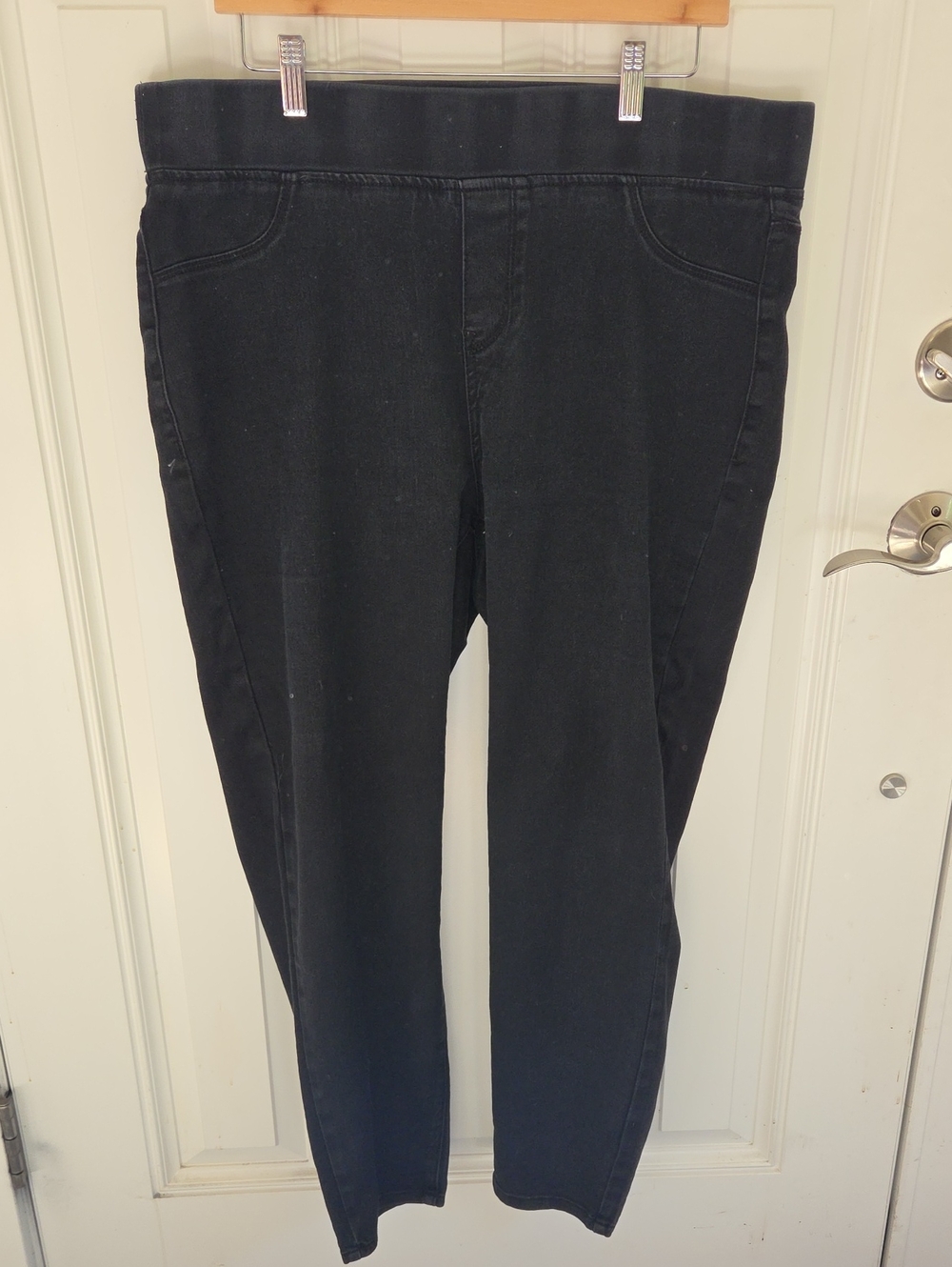 Avenue Black Pull On Pants Skinny Size 14 A